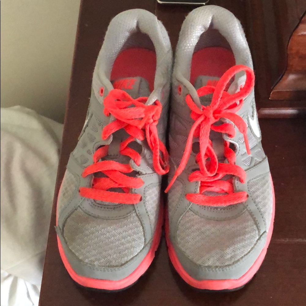 Nike sneakers Gray and Pink Sz 6 1/2